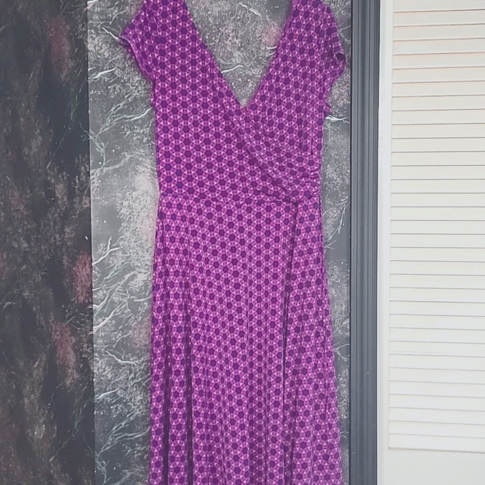 V- back and neck Dress M size( used)